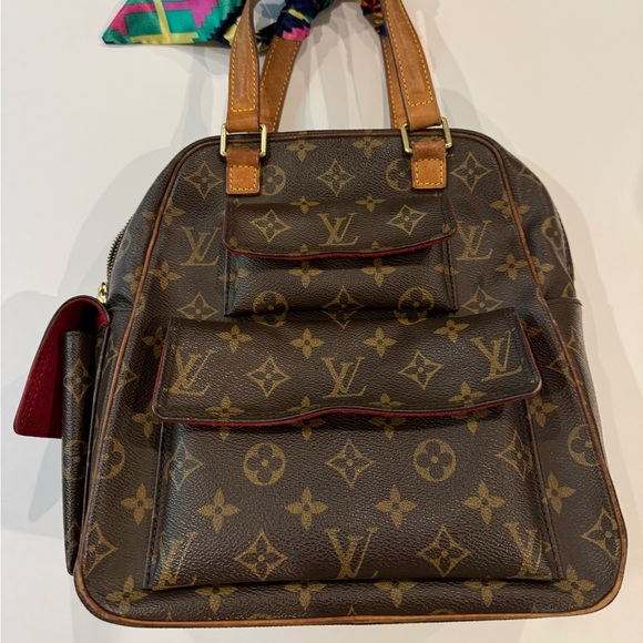 Louis Vuitton Excentri-Cité Handbag - Picture 11 of 16